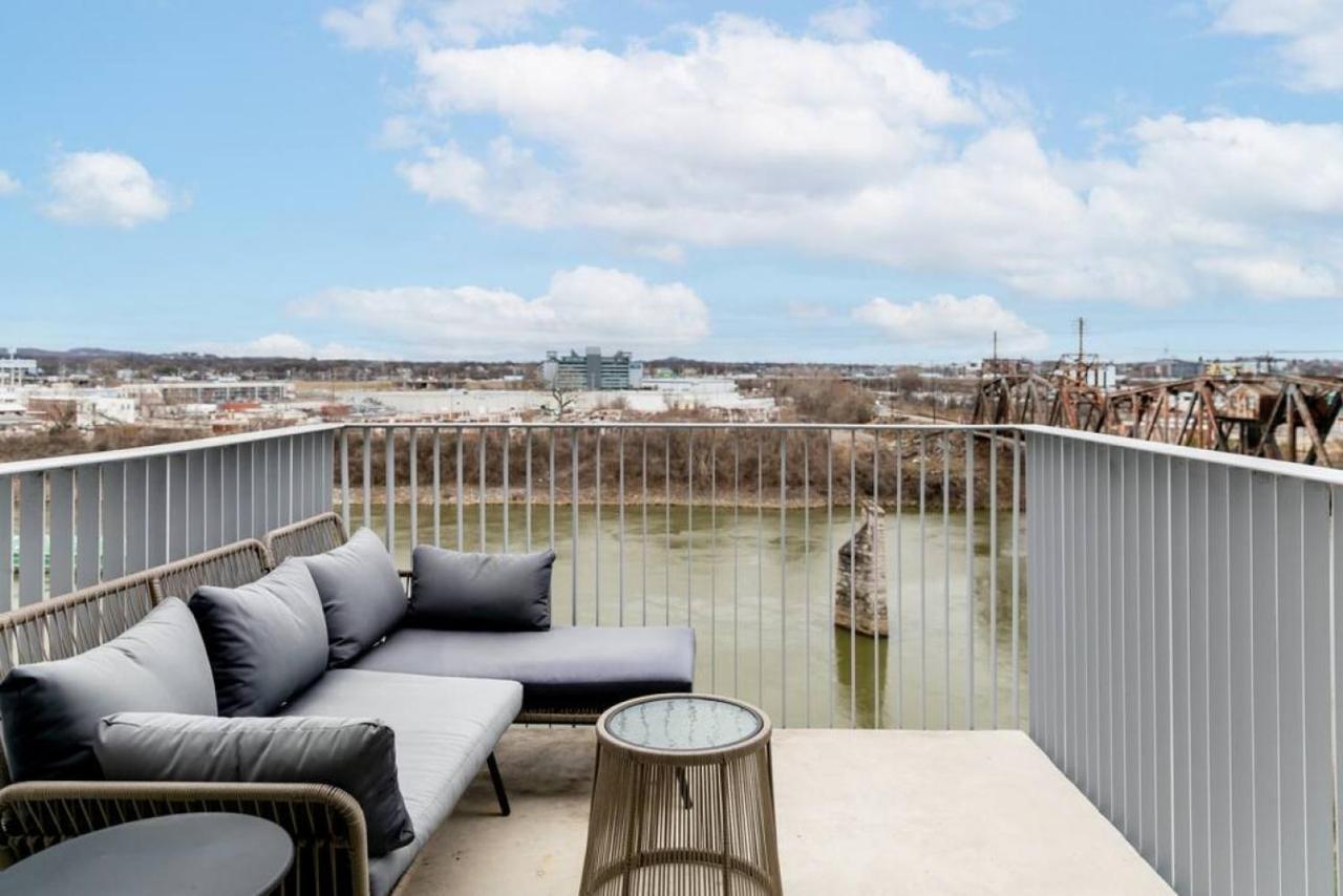 Stunning River View Condo Walk To Downtown Rooftop Patio Nashville Buitenkant foto