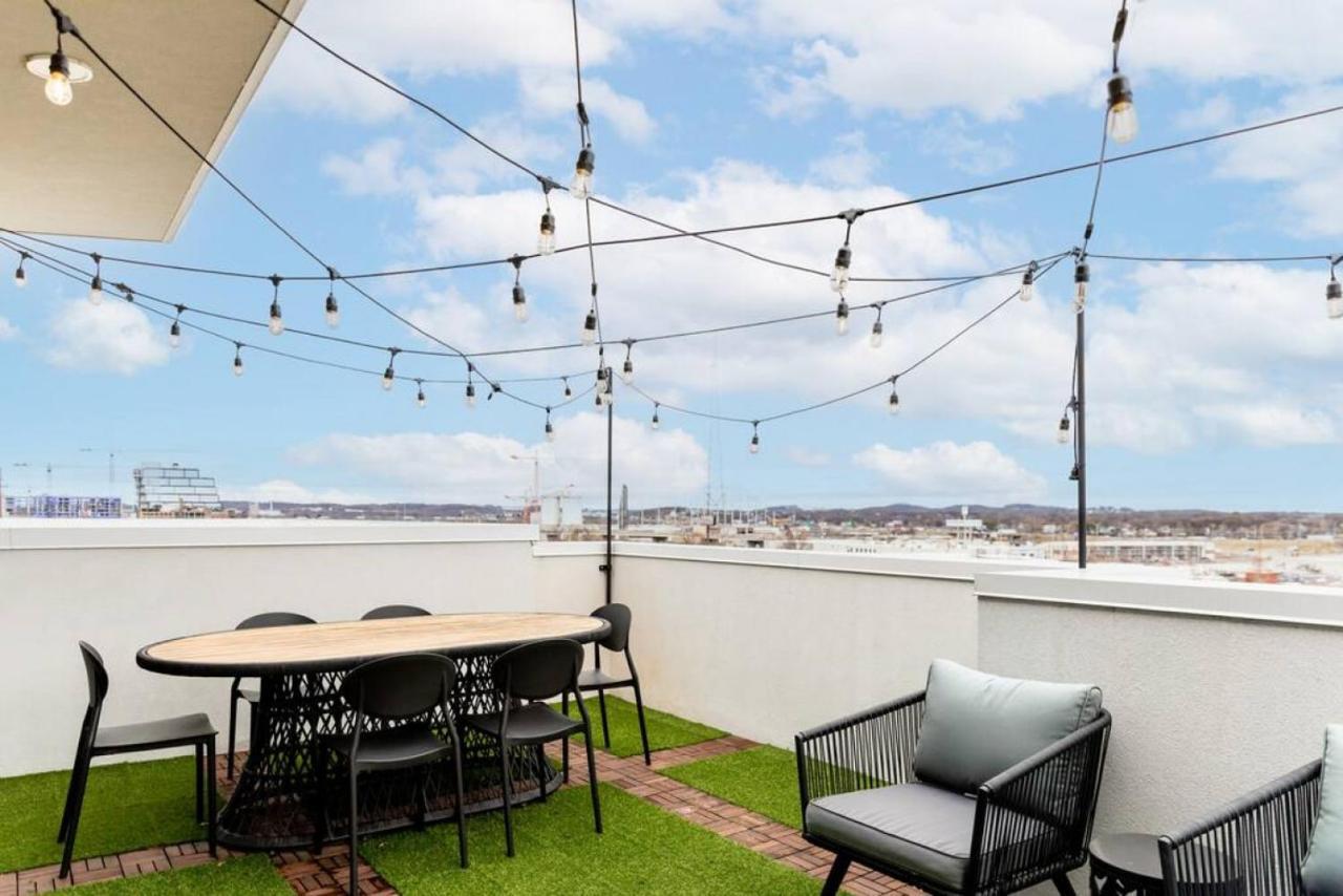 Stunning River View Condo Walk To Downtown Rooftop Patio Nashville Buitenkant foto