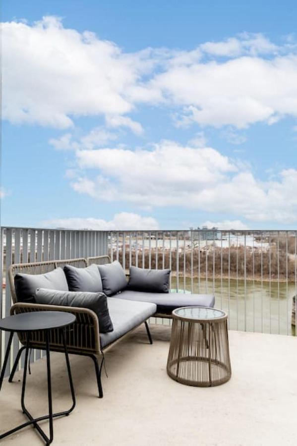 Stunning River View Condo Walk To Downtown Rooftop Patio Nashville Buitenkant foto